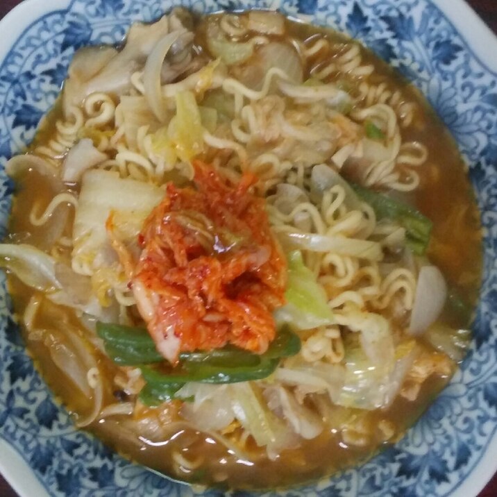 インスタント麺でキムチラーメン♪